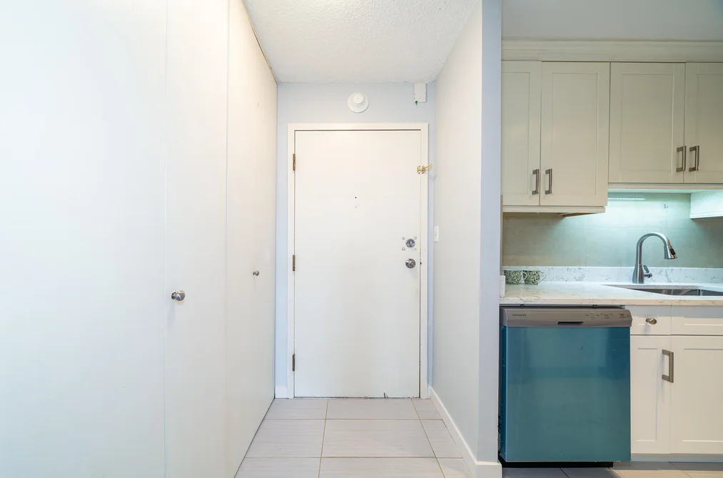 215 5932 PATTERSON AVENUE, Burnaby BC V5H 4B4, Burnaby BC — Residential for Sale - Photo 4
