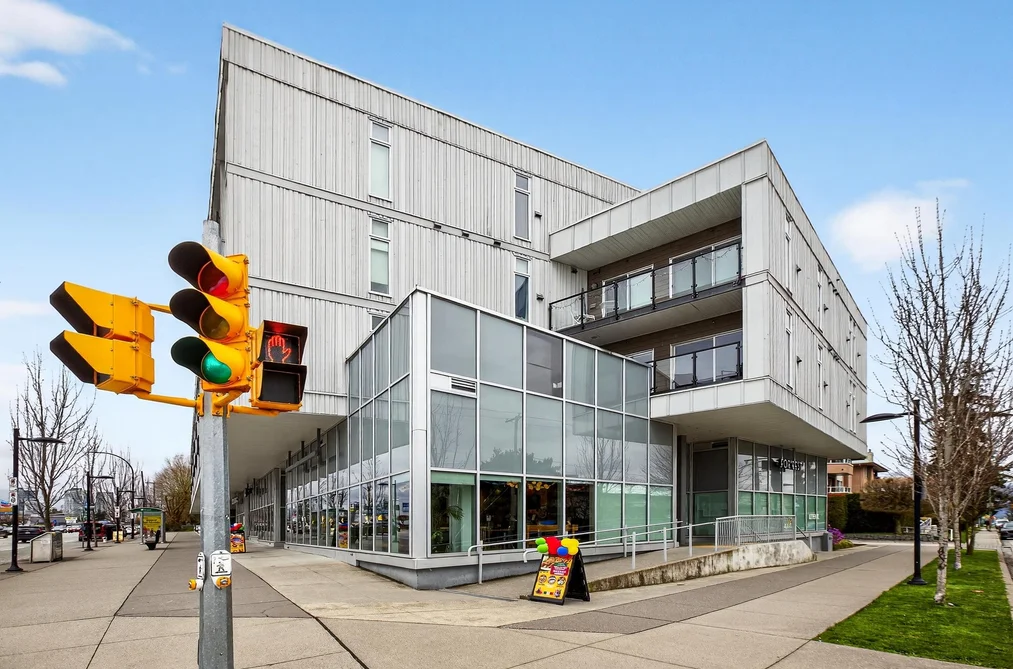 Condo for sale at 215 6283 Kingsway Avenue Burnaby British Columbia - MLS: R3122615