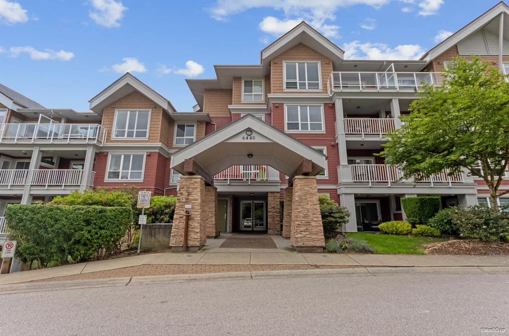 Condo for sale at 215 6440 194 Street Surrey British Columbia - MLS: R3133313