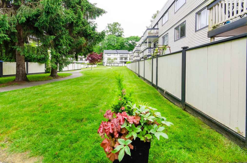 215 780 PREMIER STREET, North Vancouver BC V7J 2G8, North Vancouver BC — Residential for Sale - Photo 2