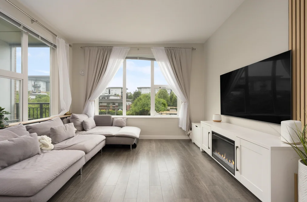 Condo for sale at 215 9388 Tomicki Avenue Richmond British Columbia - MLS: R3141026