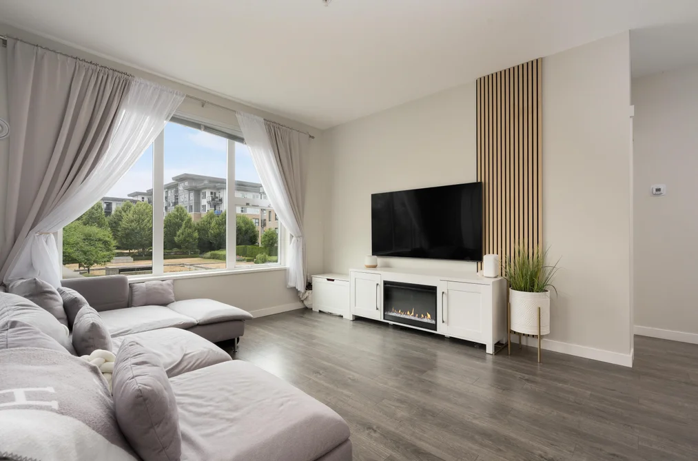 Condo for sale at 215 9388 Tomicki Avenue Richmond British Columbia - MLS: R3141026