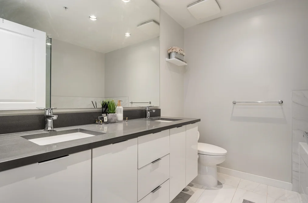 215 9388 TOMICKI AVENUE, Richmond, BC — Residential for Sale — Photo 17 of 39