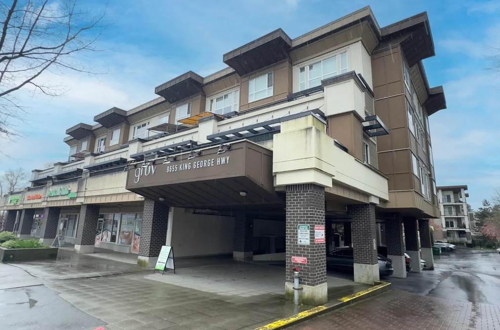Condo for sale at 215 9655 King George Boulevard Surrey British Columbia - MLS: R3110629