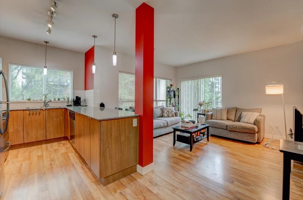 215 9655 KING GEORGE BOULEVARD, Surrey BC V3T 0C7, Surrey BC — Residential for Sale - Photo 3