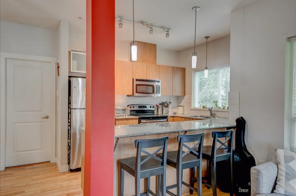 215 9655 KING GEORGE BOULEVARD, Surrey BC V3T 0C7, Surrey BC — Residential for Sale - Photo 6