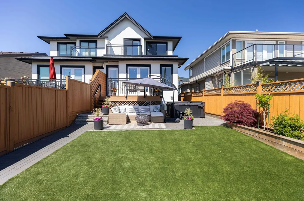 Half Duplex for sale at 215 E 22nd Street North Vancouver British Columbia - MLS: R3118955