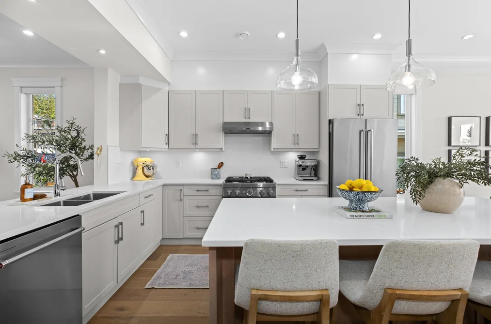 215 E 22ND STREET, North Vancouver BC V7L 3C5, North Vancouver BC — Residential for Sale - Photo 2