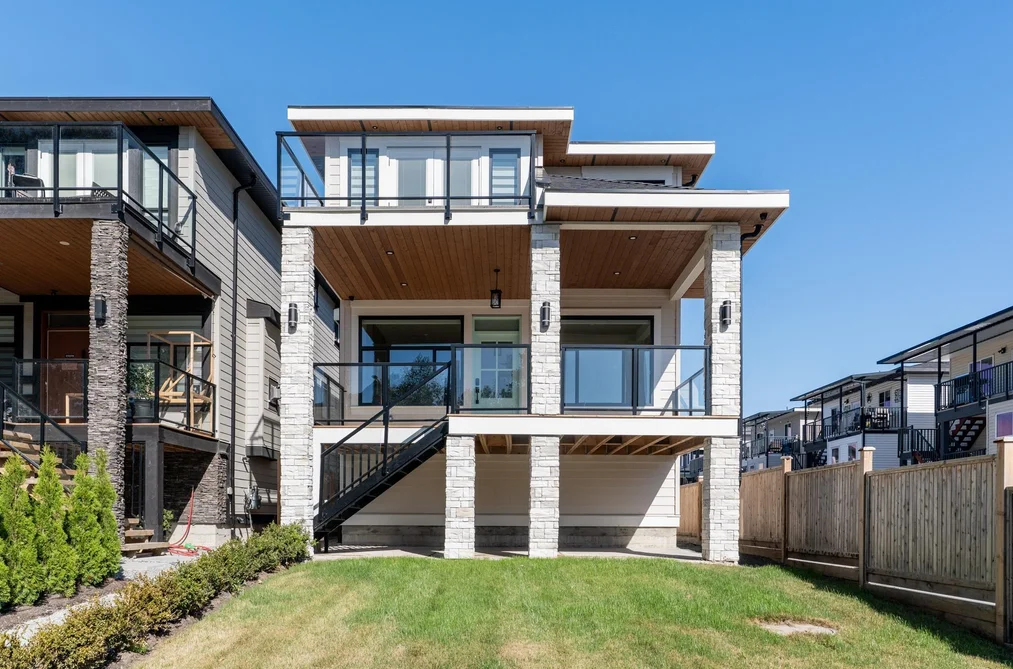 215 MABEL STREET, New Westminster BC V3M 0L1, New Westminster BC — Residential for Sale - Photo 2