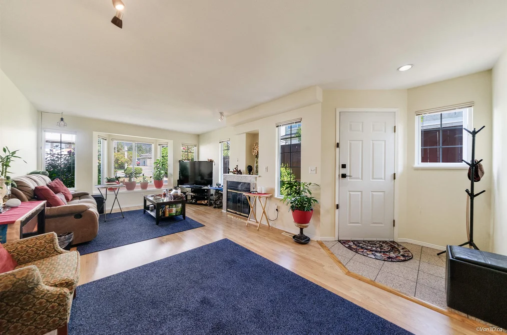 215 W 18TH STREET, North Vancouver BC V7M 1W7, North Vancouver BC — Residential for Sale - Photo 4