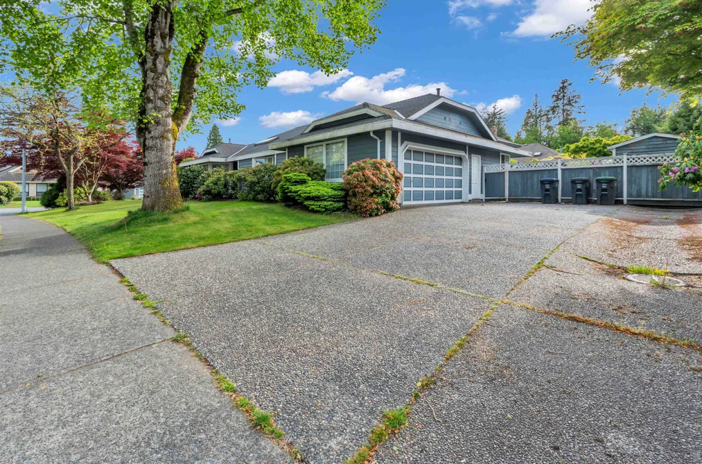 House for sale at 2151 148a Street Surrey British Columbia - MLS: R3075363