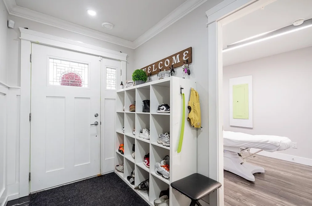 21528 DONOVAN AVENUE, Maple Ridge BC V2X 3A1, Maple Ridge BC — Residential for Sale - Photo 2