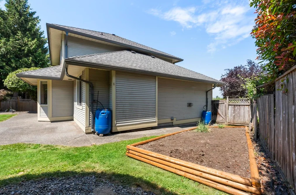 21549 85B Court, Langley, BC - House for Sale - Photo 32 of 37 21549 85B Court, Langley, BC - House for Sale - Photo 32 of 37