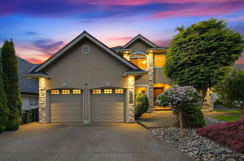 21555 47B AVENUE, Langley BC V3A 9G7, Langley BC — Residential for Sale - Photo 2