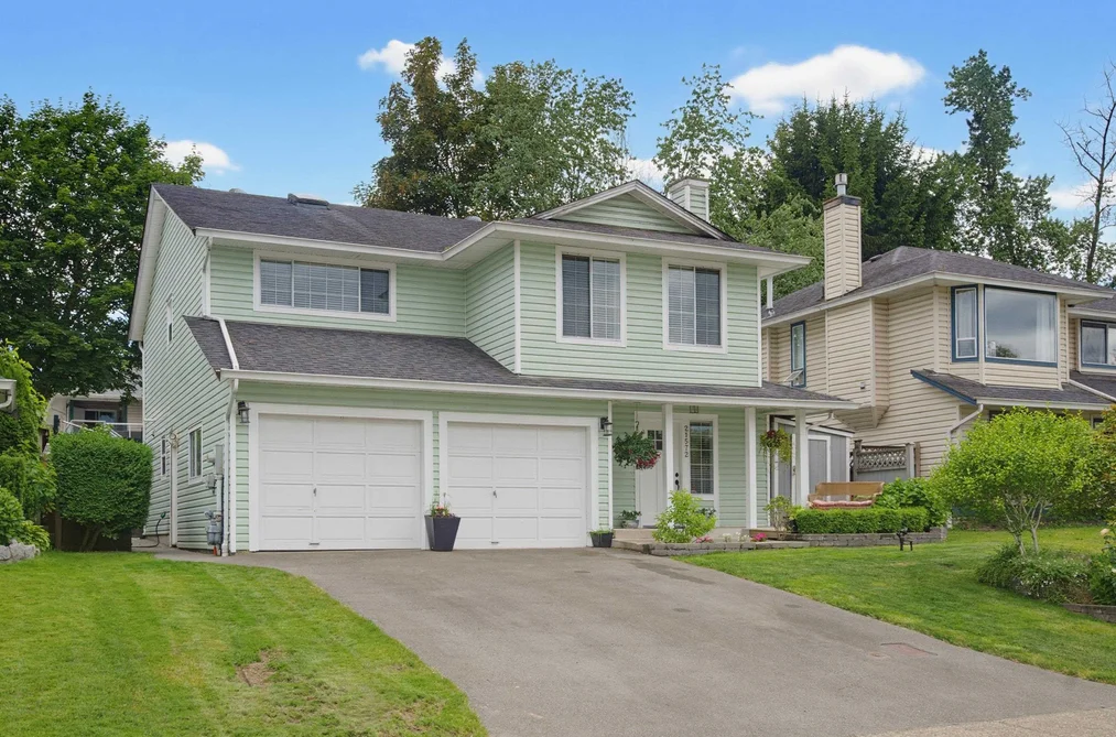 21572 93B AVENUE, Langley BC V1M 2A3, Langley BC — Residential for Sale - Photo 2