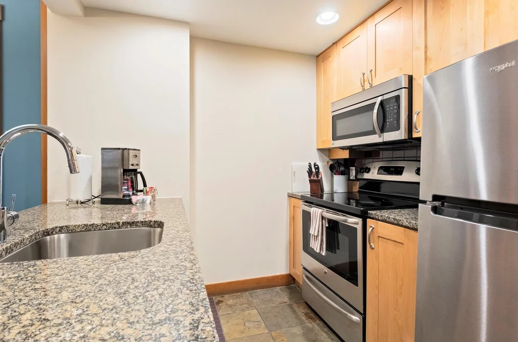 215C 2036 LONDON LANE, Whistler BC V8E 0N7, Whistler BC — Residential for Sale - Photo 6