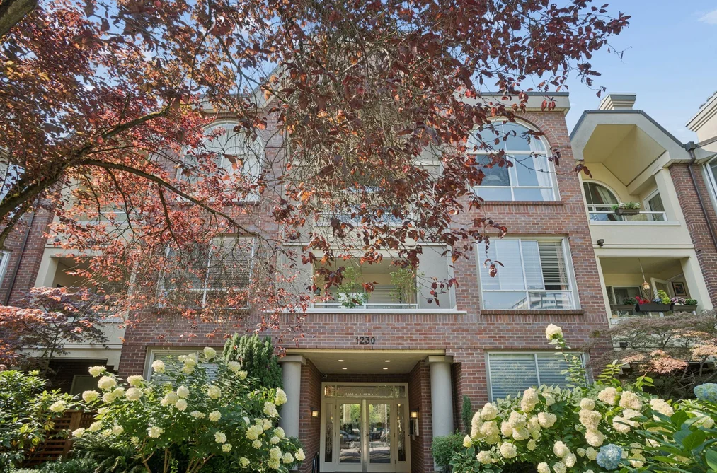 Condo for sale at 216 1230 Haro Street Vancouver British Columbia - MLS: R3162775