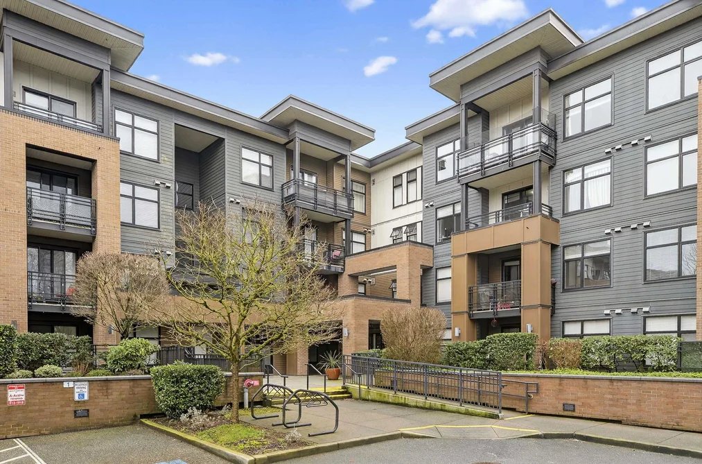 216 20068 FRASER HIGHWAY, Langley BC V3A 0H2, Langley BC — Residential for Sale - Photo 2