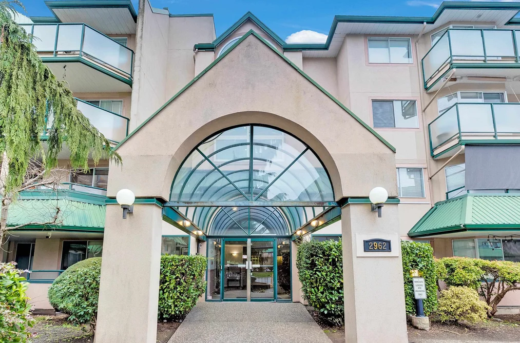 Condo for sale at 216 2962 Trethewey Street Abbotsford British Columbia - MLS: R3100204
