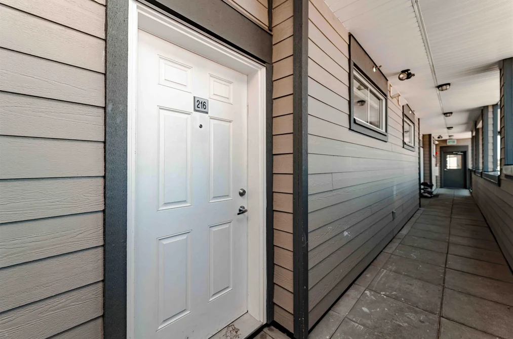 216 32083 HILLCREST AVENUE, Abbotsford BC V2T 1S3, Abbotsford BC — Residential for Sale - Photo 2