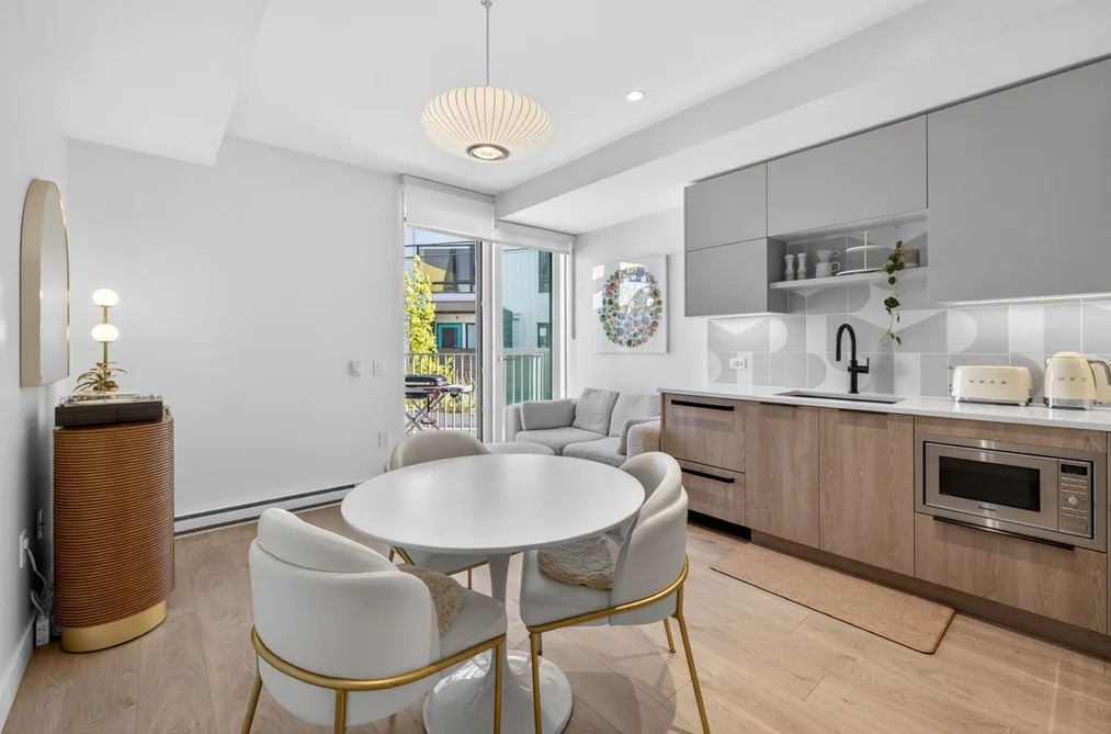 Townhouse for sale at 216 322 E 15th Avenue Vancouver British Columbia - MLS: R3118967