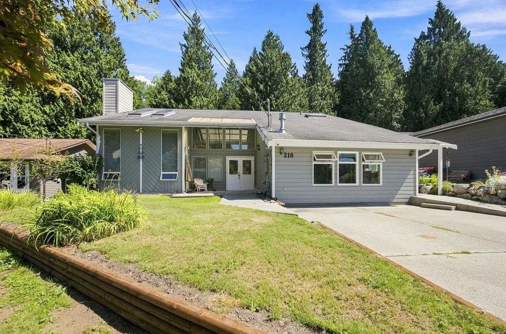 House for sale at 216 Grandview Heights Road Gibsons British Columbia - MLS: R3154600