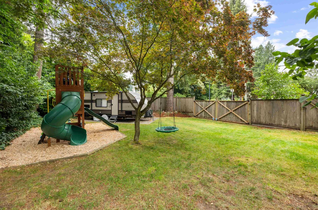 21678 MOUNTAINVIEW CRESCENT, Maple Ridge, BC — Residential for Sale — Photo 31 of 35