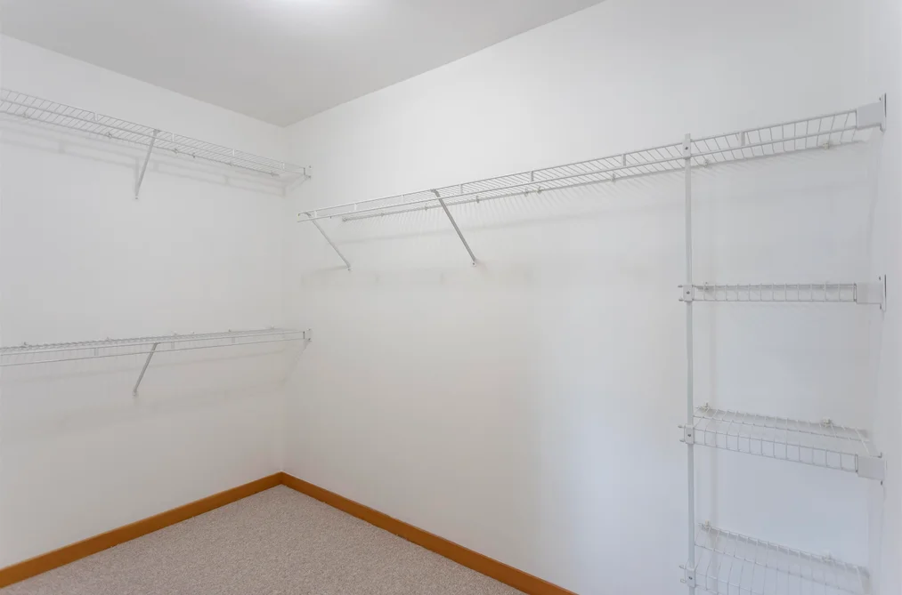 217 10 RENAISSANCE SQUARE, New Westminster, BC — Residential for Sale — Photo 15 of 25