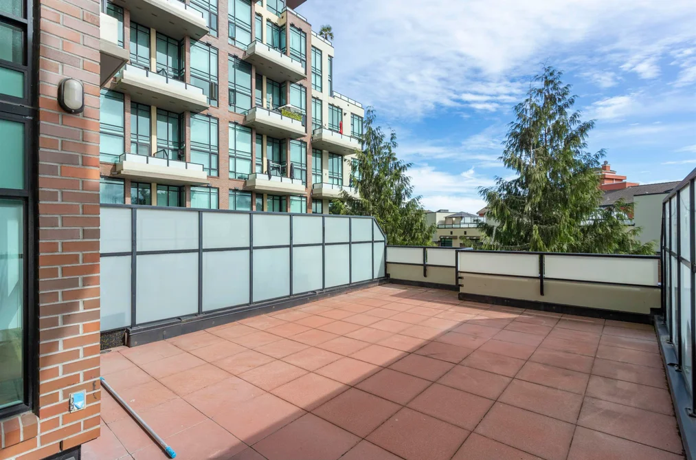 217 10 RENAISSANCE SQUARE, New Westminster, BC — Residential for Sale — Photo 19 of 25