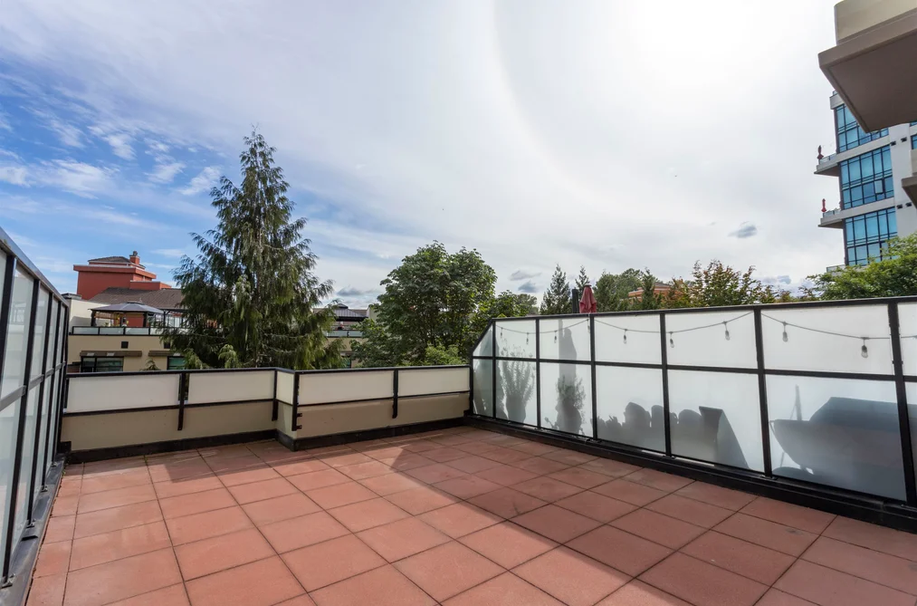 217 10 RENAISSANCE SQUARE, New Westminster, BC — Residential for Sale — Photo 20 of 25