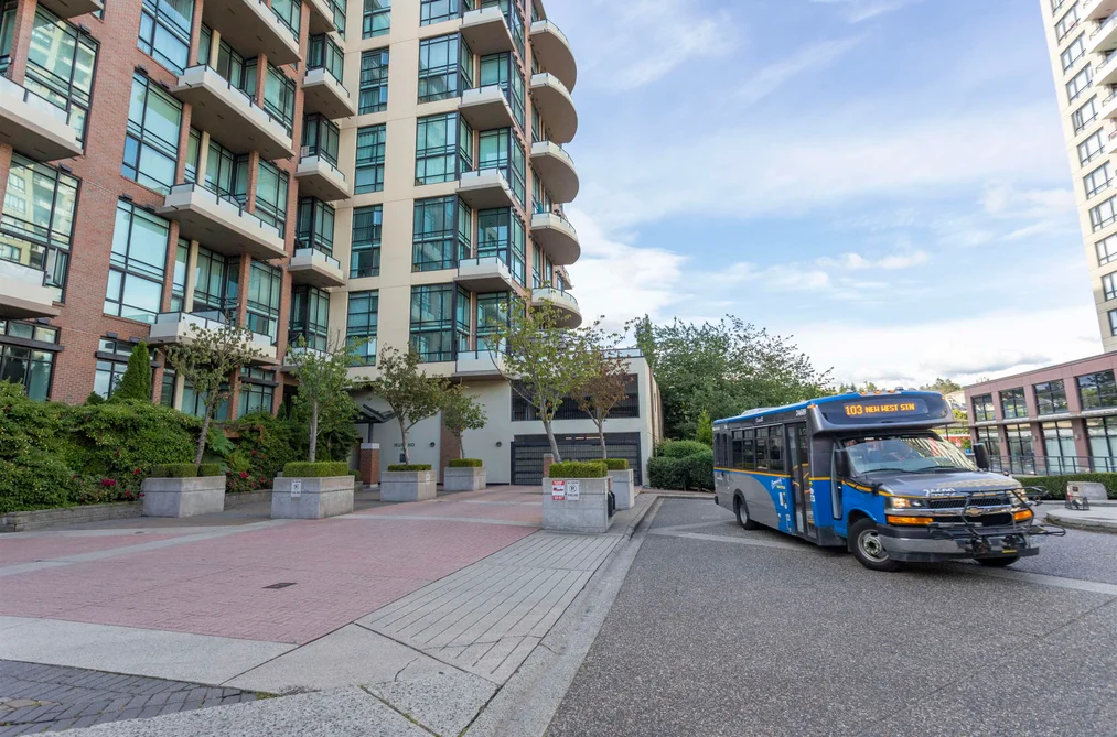217 10 RENAISSANCE SQUARE, New Westminster, BC — Residential for Sale — Photo 24 of 25