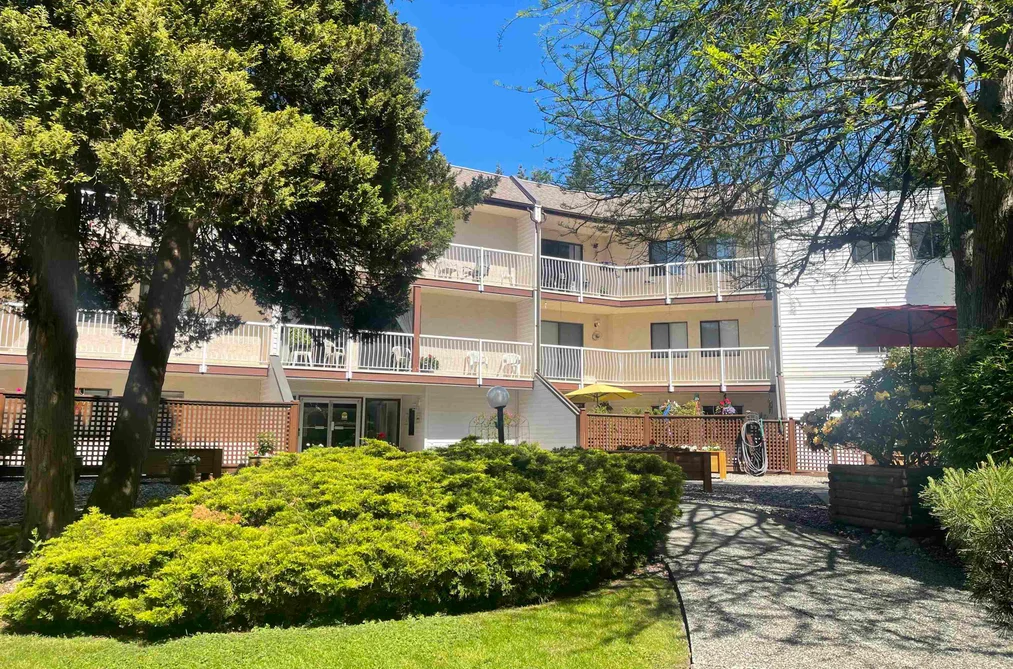 Condo for sale at 217 12890 17 Avenue Surrey British Columbia - MLS: R3105372
