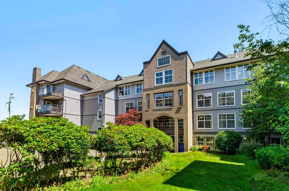 Condo for sale at 217 20200 56 Avenue Langley British Columbia - MLS: R3103579
