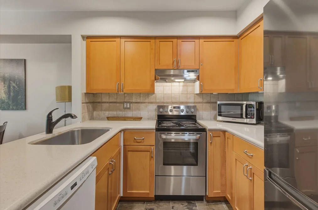 217 2050 LAKE PLACID ROAD, Whistler BC V8E 0A8, Whistler BC — Residential for Sale — Photo 8 of 16