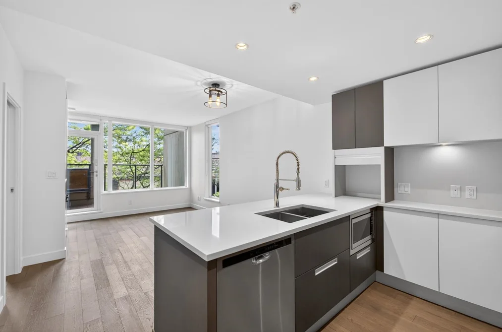 217 288 W 1ST AVENUE, Vancouver BC V5Y 0E9, Vancouver BC — Residential for Sale - Photo 2