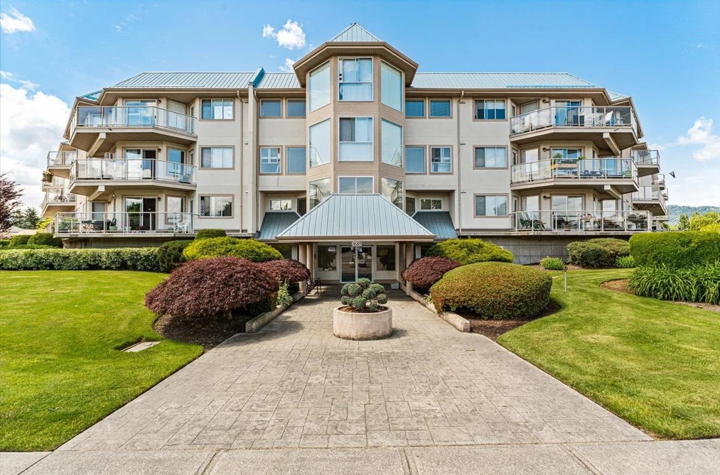 Condo for sale at 217 7685 Amber Drive Chilliwack British Columbia - MLS: R3133232