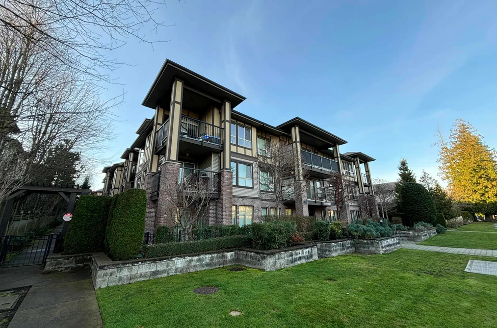 Condo for sale at 217 8733 160 Street Surrey British Columbia - MLS: R2948056