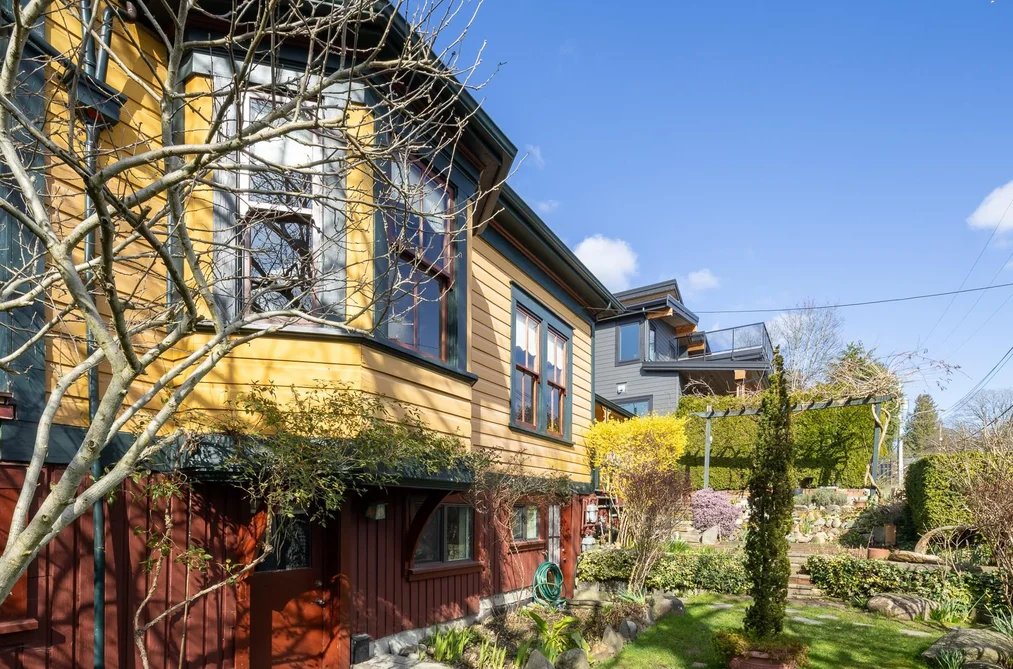 217 NINTH STREET, New Westminster BC V3M 3V4, New Westminster BC — Residential for Sale - Photo 2