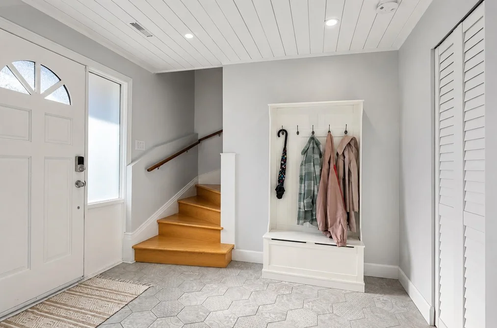 2170 MOSS CRESCENT, Abbotsford BC V2S 4Y6, Abbotsford BC — Residential for Sale — Photo 3 of 40