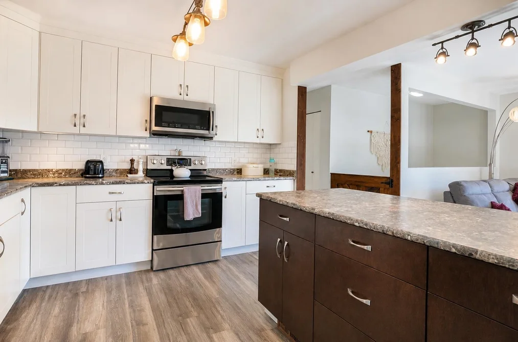 2170 MOSS CRESCENT, Abbotsford BC V2S 4Y6, Abbotsford BC — Residential for Sale — Photo 6 of 40