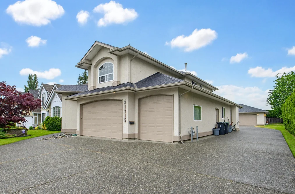 House for sale at 21715 44a Avenue Langley British Columbia - MLS: R3131538