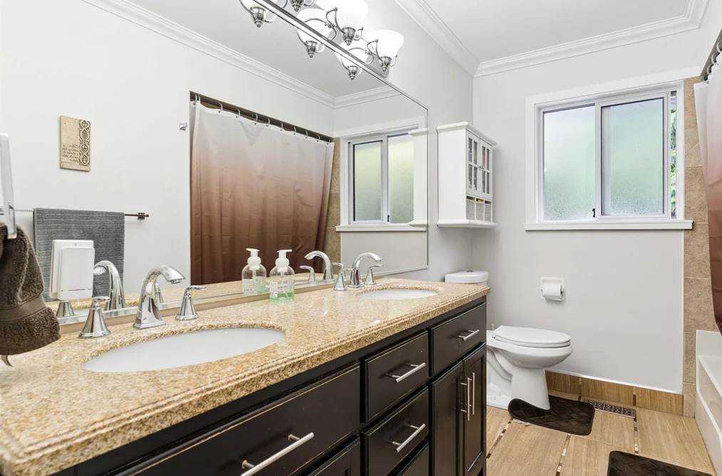 21796 Donovan Avenue, Maple Ridge, BC - House for Sale - Photo 10 of 29 21796 Donovan Avenue, Maple Ridge, BC - House for Sale - Photo 10 of 29