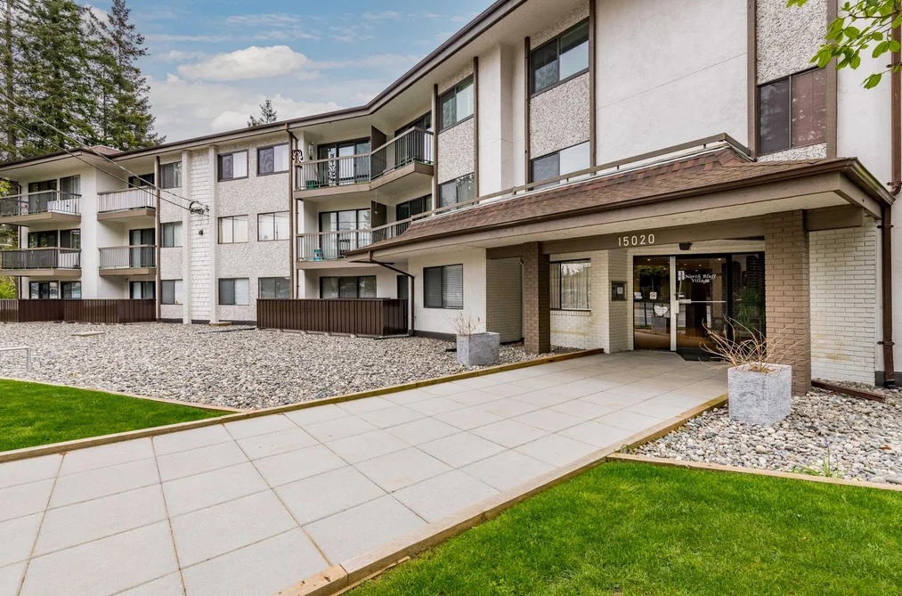 Condo for sale at 218 15020 North Bluff Road White Rock British Columbia - MLS: R3120152