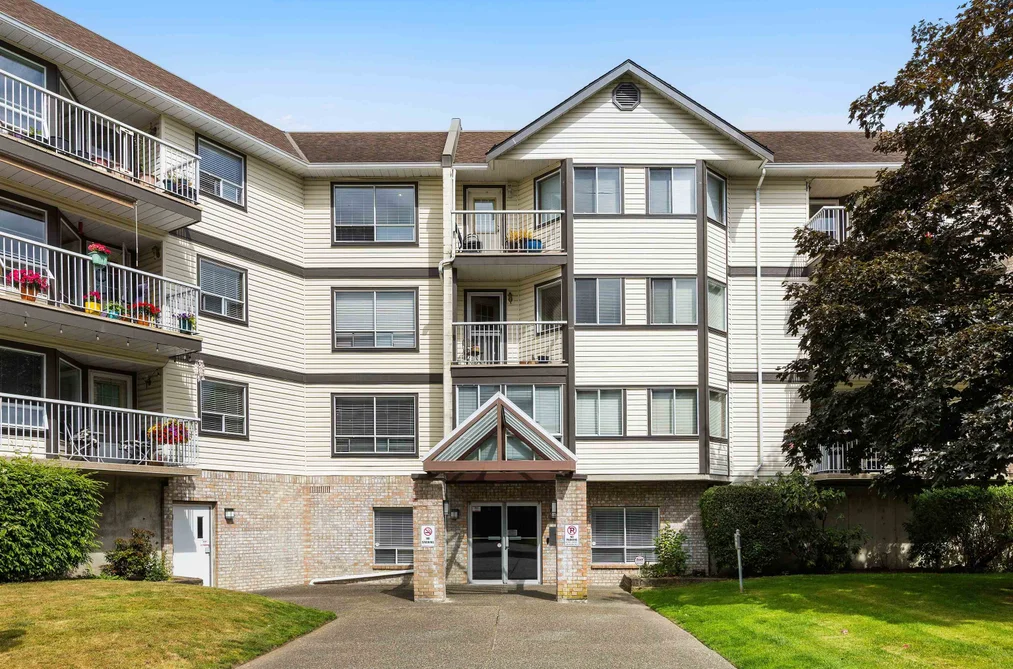 Condo for sale at 218 5710 201 Street Langley British Columbia - MLS: R3132972