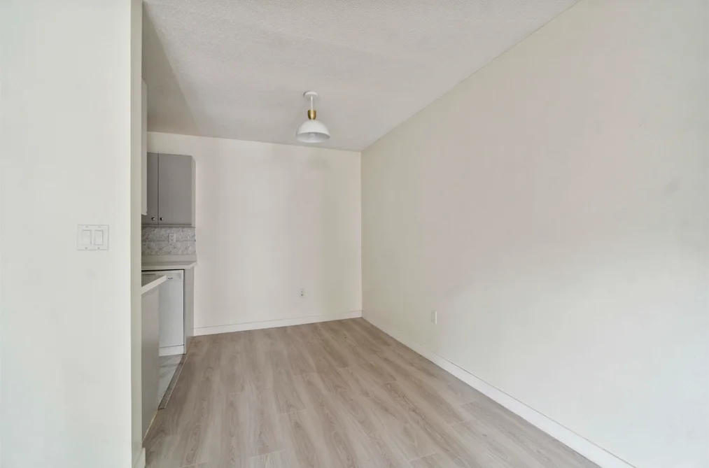 218 7591 MOFFATT ROAD, Richmond BC V6Y 3N2, Richmond BC — Residential for Sale — Photo 8 of 24
