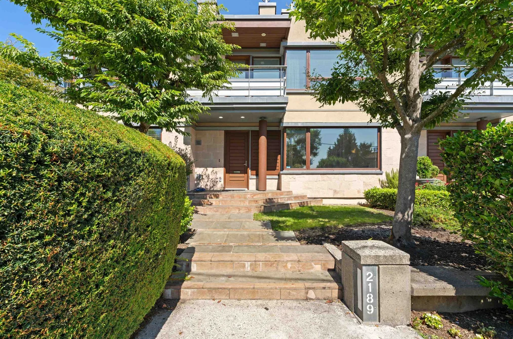 Townhouse for sale at 2189 Argyle Avenue West Vancouver British Columbia - MLS: R3155353