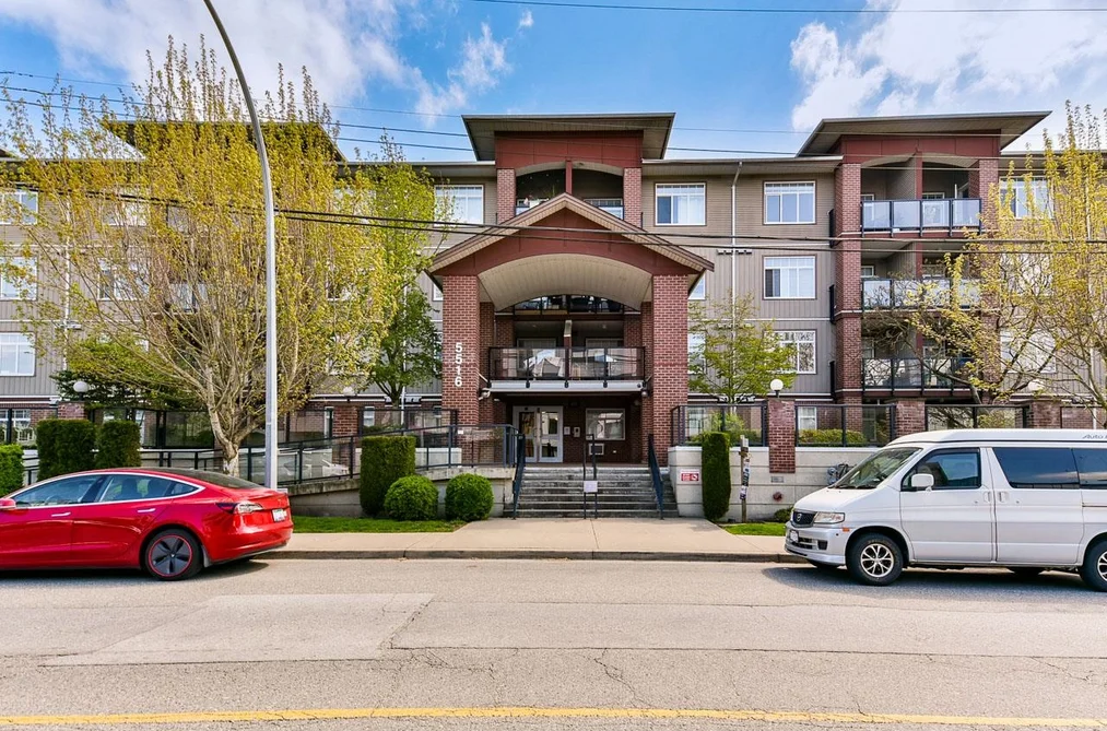 219 5516 198 STREET, Langley BC V3A 0A6, Langley BC — Residential for Sale - Photo 2