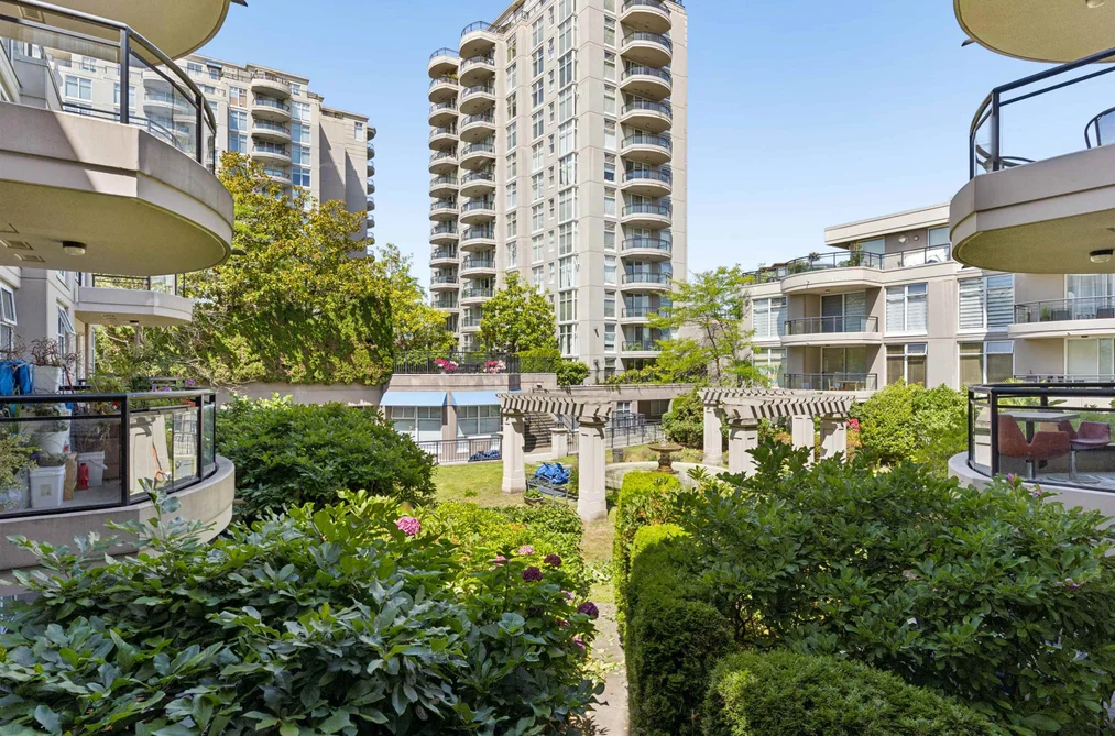 Condo for sale at 219 8480 Granville Avenue Richmond British Columbia - MLS: R3113658