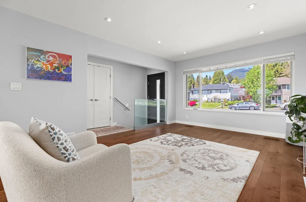 219 E 26TH STREET, North Vancouver BC V7N 1A7, North Vancouver BC — Residential for Sale - Photo 2