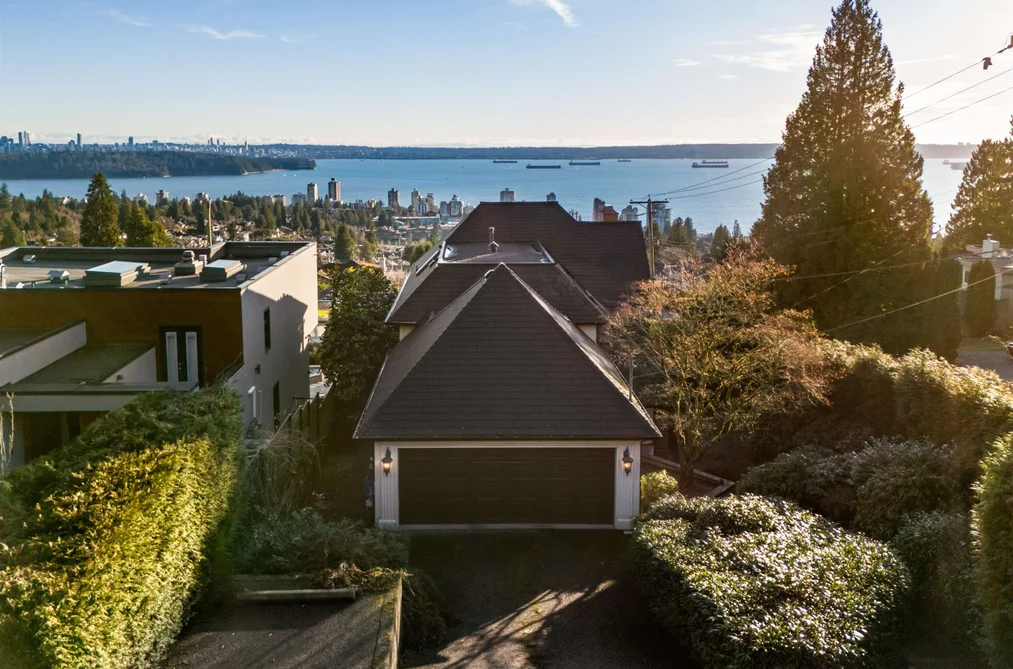 House for sale at 2198 Rosebery Avenue West Vancouver British Columbia - MLS: R3115136